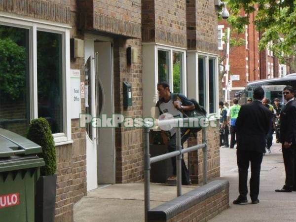 Pakistan check-in at Lord's