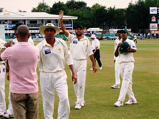 Pakistan take the field against Leicester