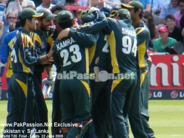 Pakistan team celebrate a wicket