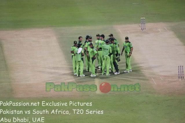 Pakistan team celebrates