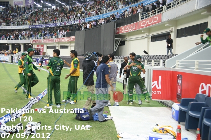 Pakistan team celebrating after the victory