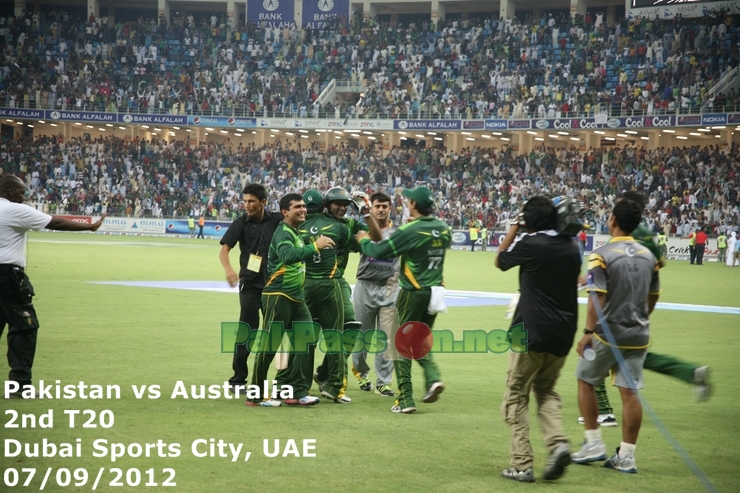 Pakistan team celebrating after the victory