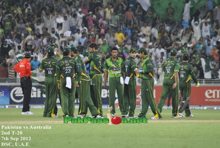 Pakistan team gathered