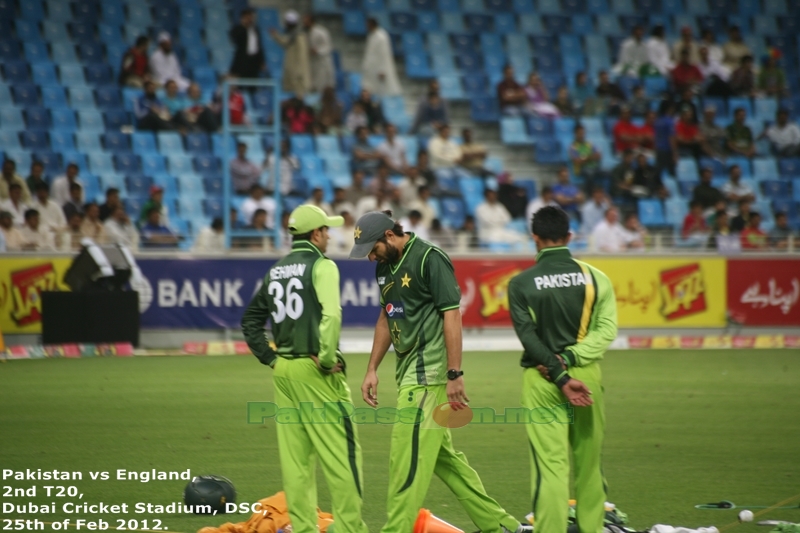 Pakistan team warming up