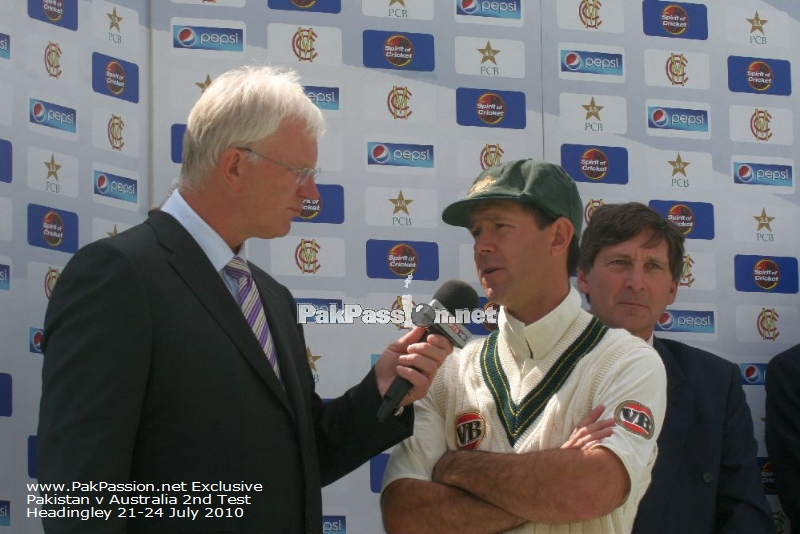 Pakistan v Australia Test Series - 2nd Test - Headingley - Day 4