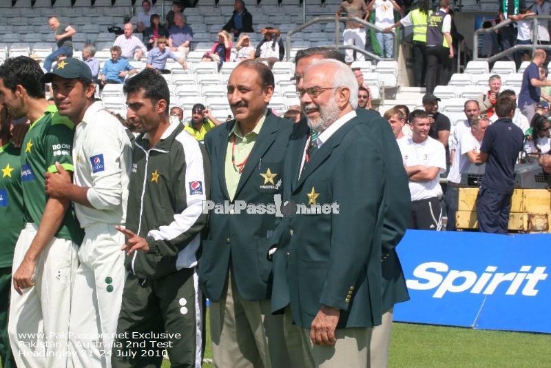 Pakistan v Australia Test Series - 2nd Test - Headingley - Day 4