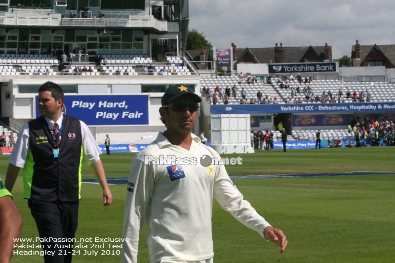 Pakistan v Australia Test Series - 2nd Test - Headingley - Day 4