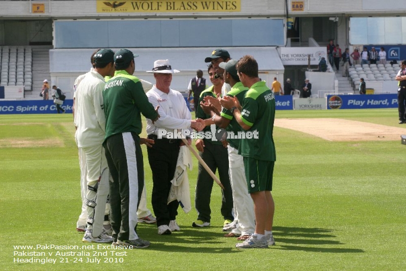 Pakistan v Australia Test Series - 2nd Test - Headingley - Day 4