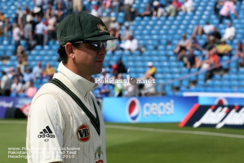 Pakistan v Australia Test Series - 2nd Test - Headingley - Day 4