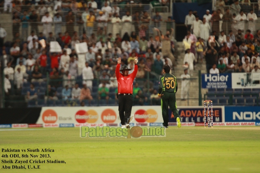 Pakistan VS South Afirca - 4th ODI - Dubai - 8th November 2013