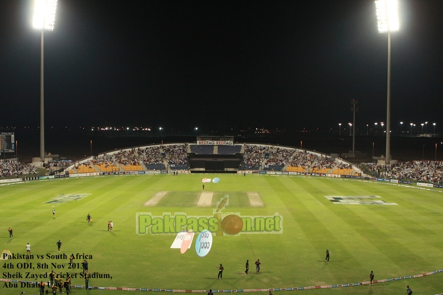 Pakistan VS South Afirca - 4th ODI - Dubai - 8th November 2013