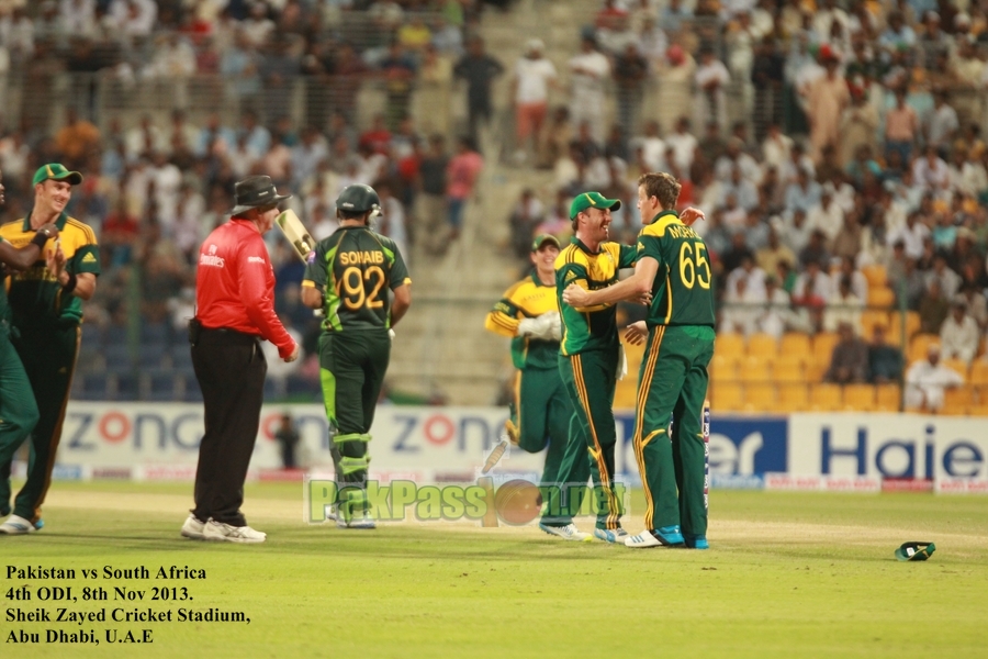 Pakistan VS South Afirca - 4th ODI - Dubai - 8th November 2013