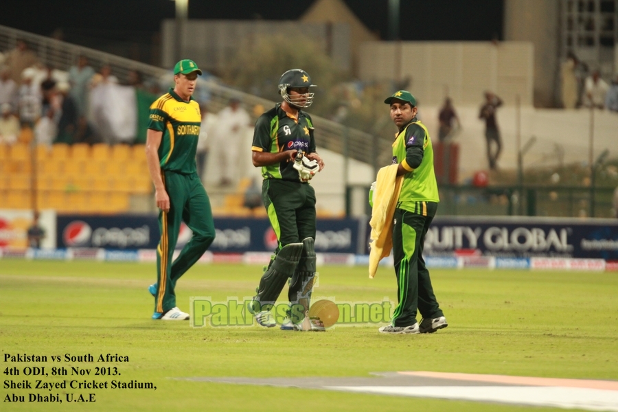 Pakistan VS South Afirca - 4th ODI - Dubai - 8th November 2013