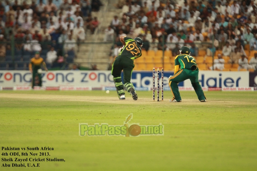 Pakistan VS South Afirca - 4th ODI - Dubai - 8th November 2013