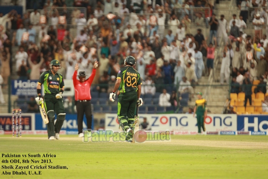 Pakistan VS South Afirca - 4th ODI - Dubai - 8th November 2013