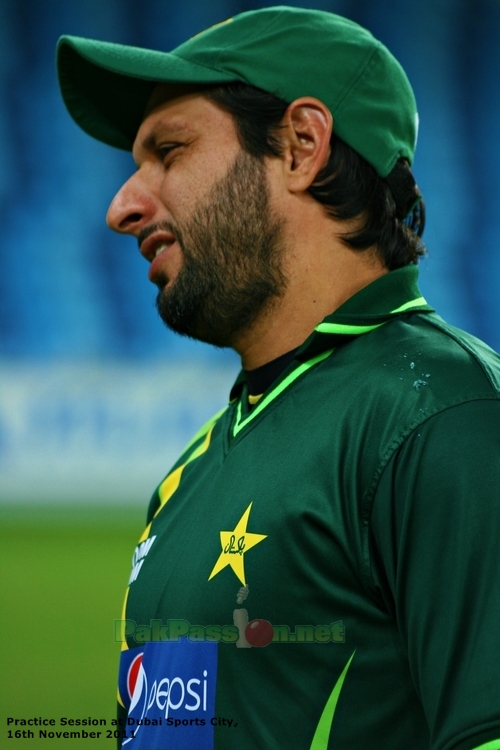 Pakistan vs Sri Lanka | 3rd ODI | Dubai | 18/11/11 | Pre-Match Practice Pic