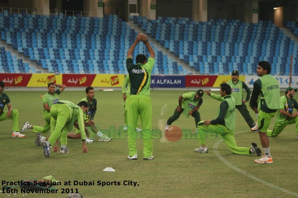 Pakistan vs Sri Lanka | 3rd ODI | Dubai | 18/11/11 | Pre-Match Practice Pic