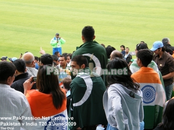 Pakistani and Indian supporters at The Oval