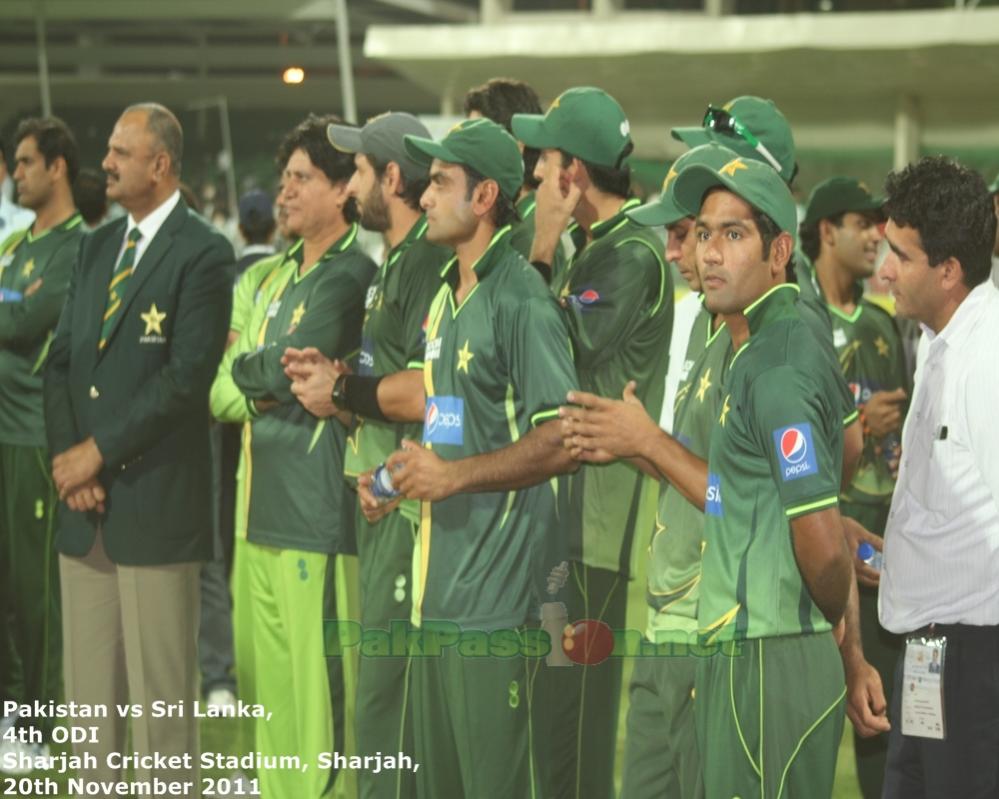 Pakistani players at the presentation ceremony