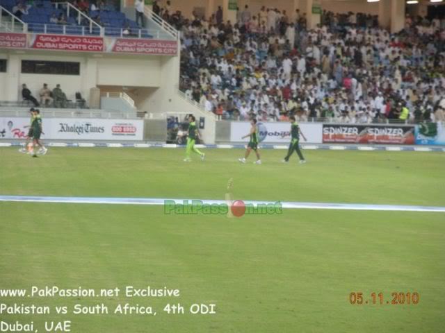 Pakistani Players Warming Up