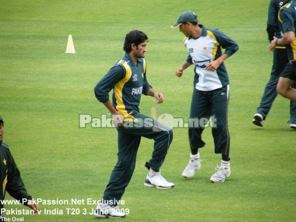 Pakistani players warmup