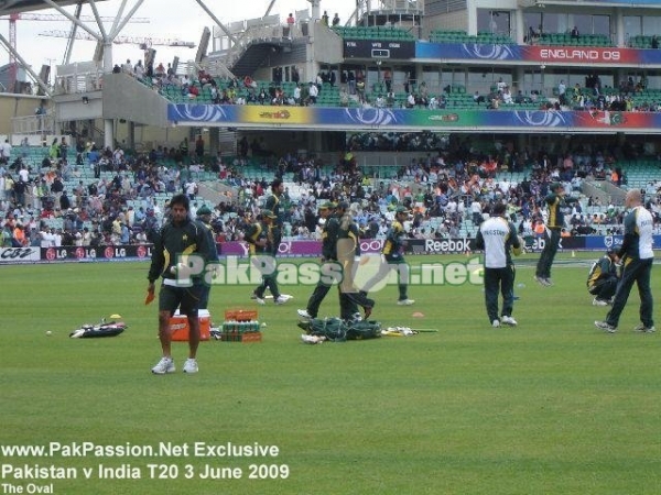 Pakistani players warmup