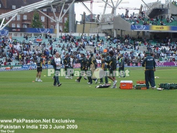 Pakistani players warmup