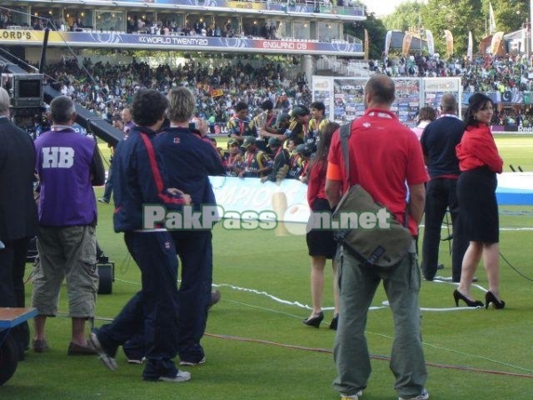 Pakistani team pose with the trophy