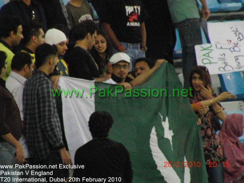 PakPassion's man in Dubai, itsmek1, and his fellow supporters hold the ****