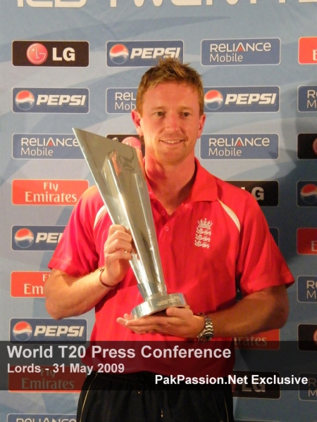 Paul Collingwood with the 2009 ICC Twenty20 World Cup Trophy