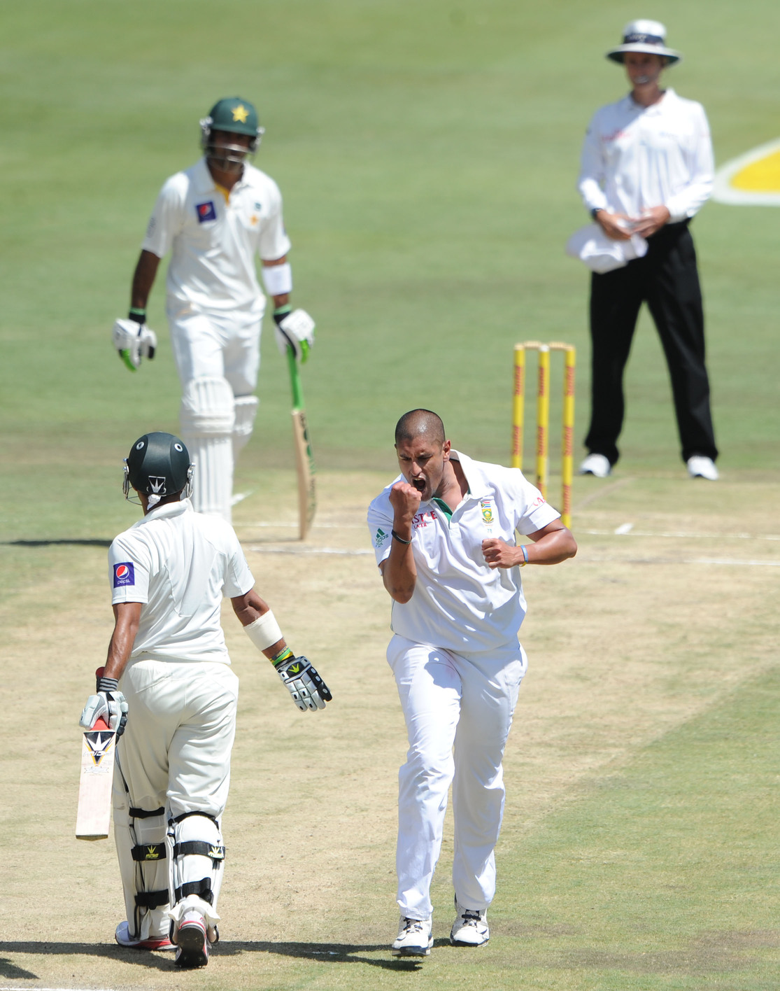 Philander celebrates Imran Farhat's wicket