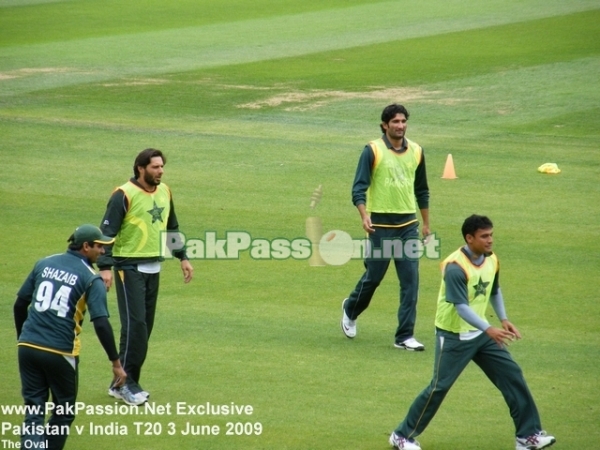 Players enjoy themselves during warmups