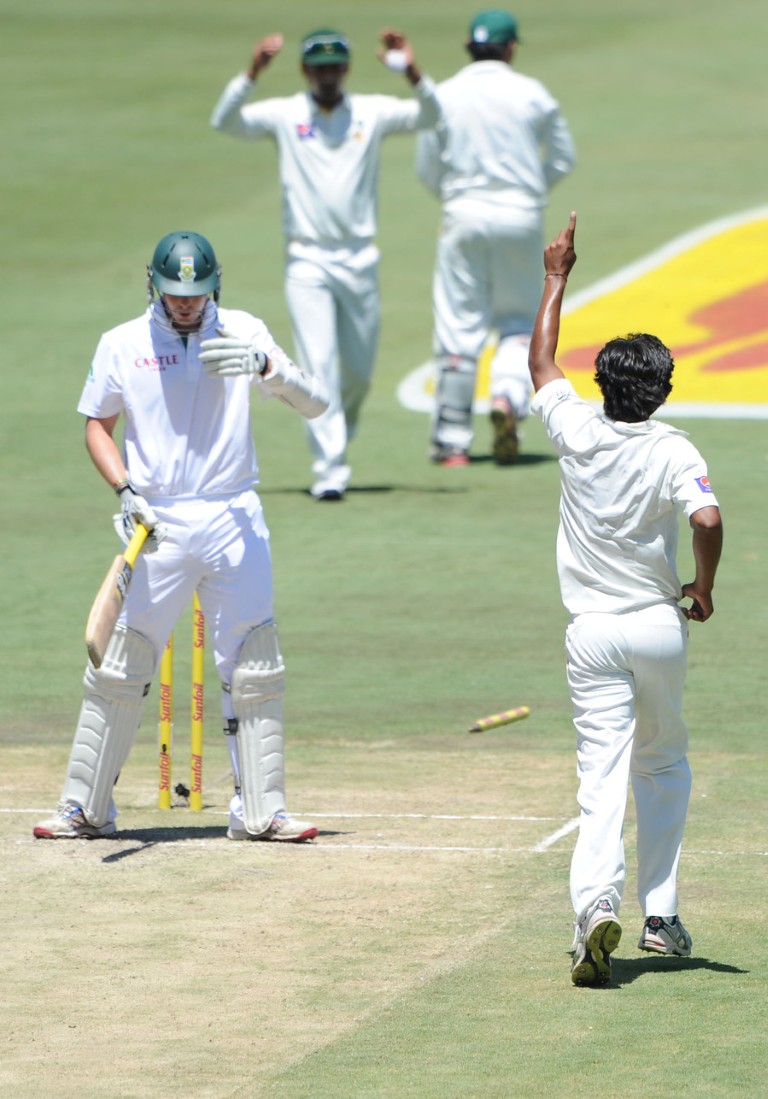 Rahat Ali bowls Abbott as he ended with 6 wickets