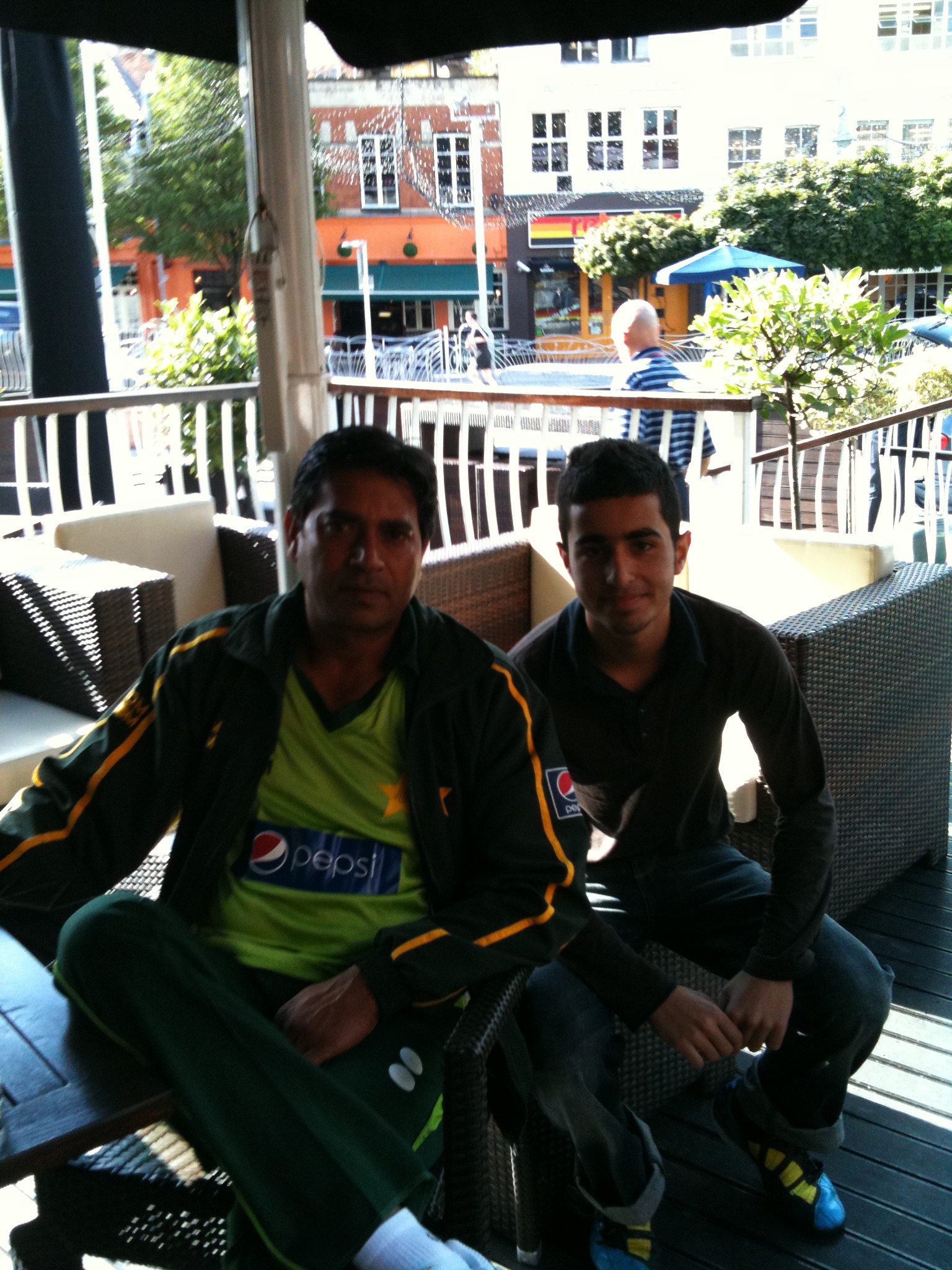 Recognise the player on the left?