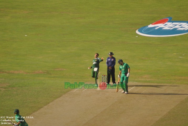 Saeed Ajmal bowling