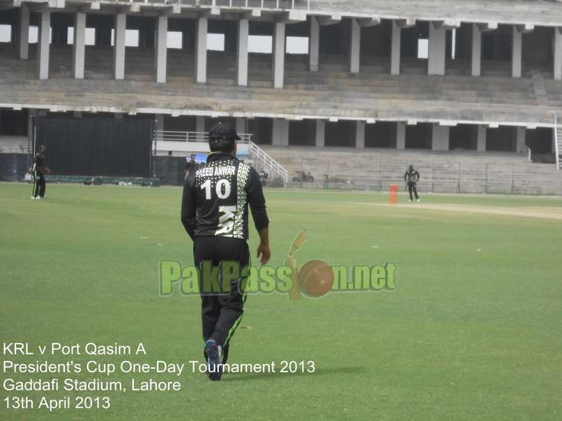 Saeed Anwar Junior in the outfield