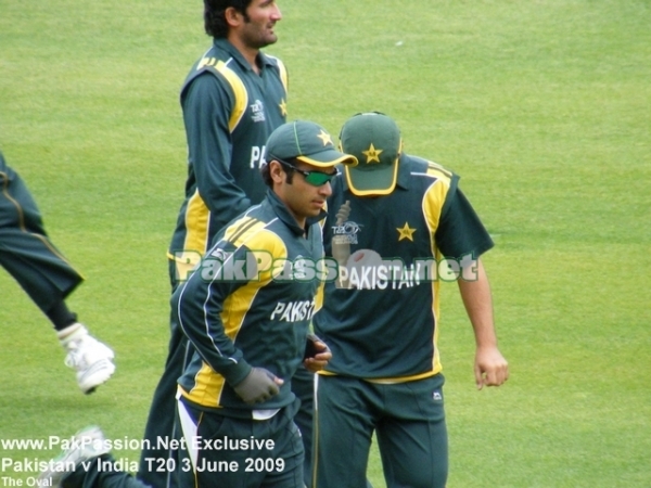 Salman Butt takes a jog during warmups