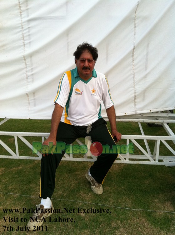 Sarfraz Nawaz poses for the camera