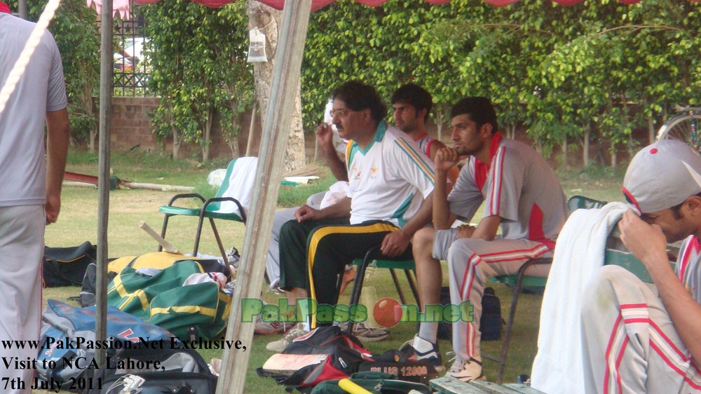 Sarfraz Nawaz watches the proceedings from a distance