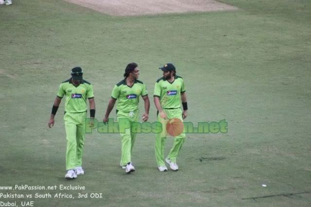 Shahid Afridi and Shoaib Akhtar with Wahab Riaz