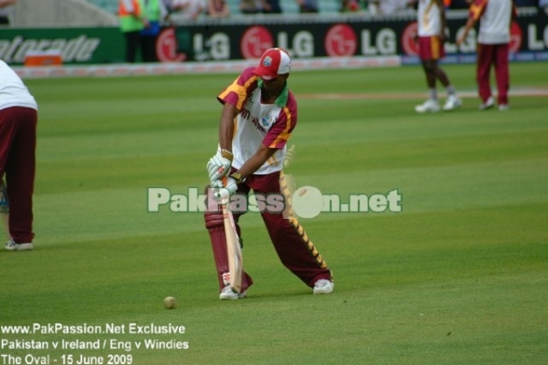 Shivnarine Chanderpaul doing some batting practice