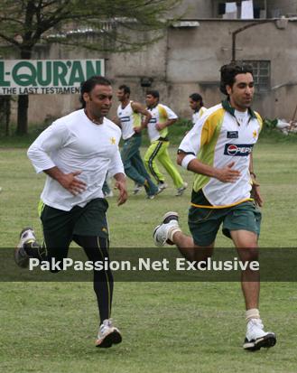 Shoaib Akhtar, Umar Gul