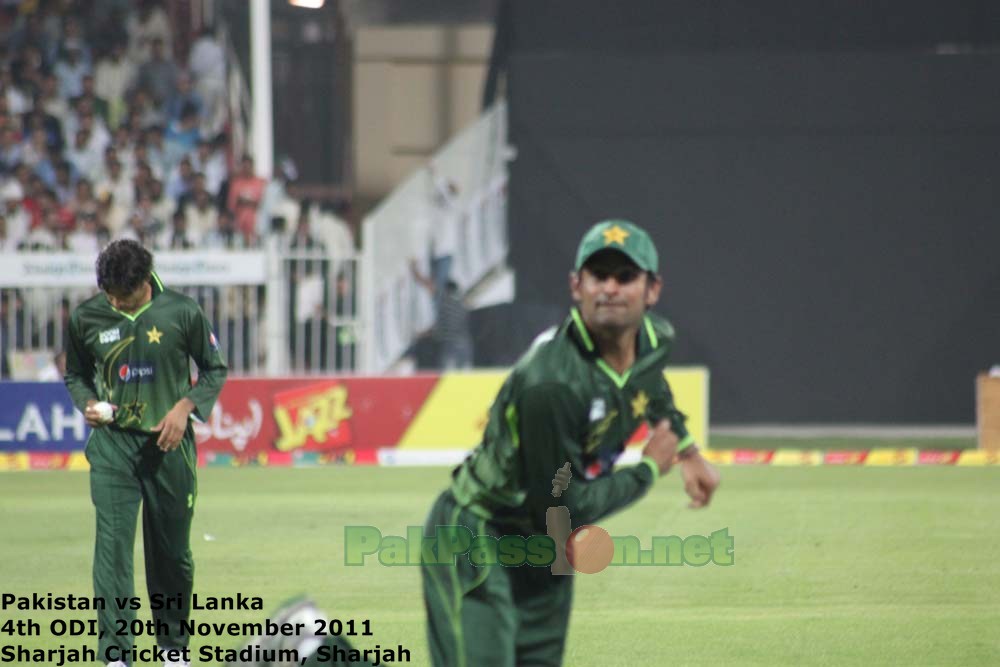 Shoaib Malik practices his bowling