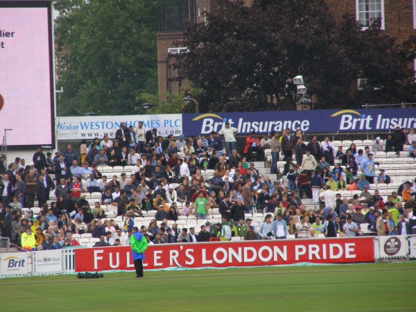 The Crowd at the Oval