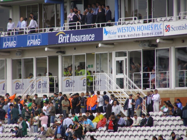 The Crowd at the Oval