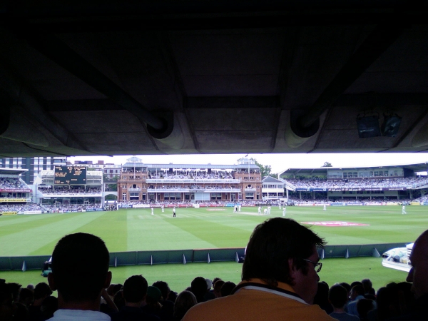 The Crowd at the Oval