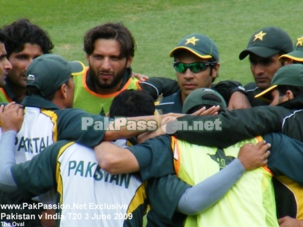 The Pakistani team in a huddle during warmups