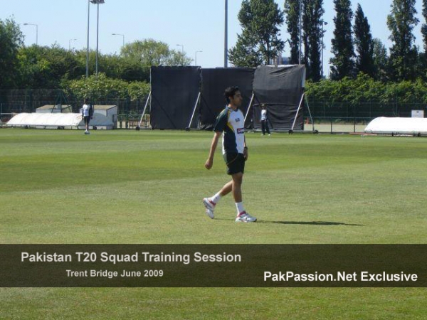 Umar Gul at a training session at Trent Bridge