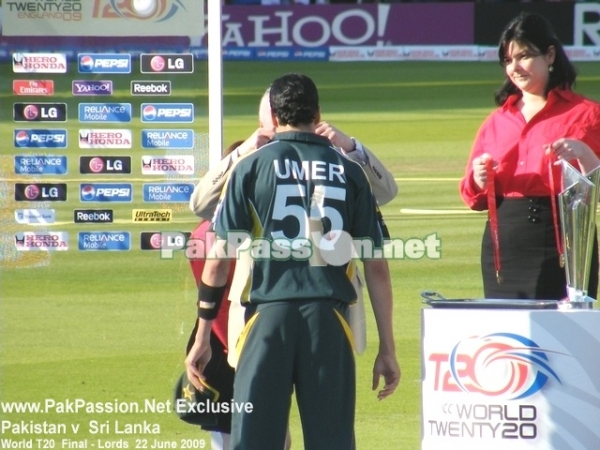 Umar Gul receiving his medal