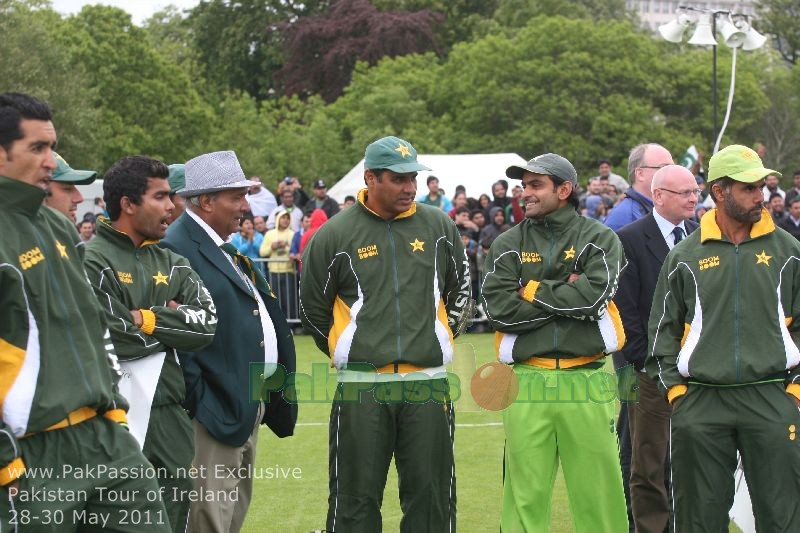 Umar Gul, Umar Akmal, Waqar Younis, Mohammed Hazfeez